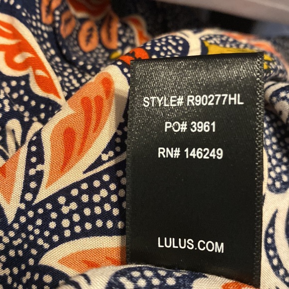 Lulu’s Romper Navy Dondi Floral Size Small - Picture 6 of 7